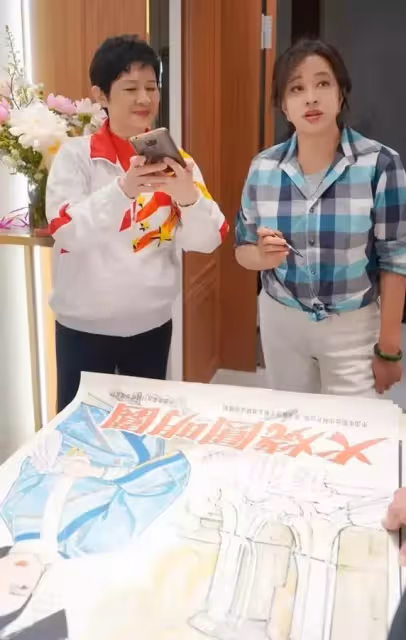劉曉慶突破年齡限制!69歲挑戰學生裝,「格子衫+小白褲」看著像30歲