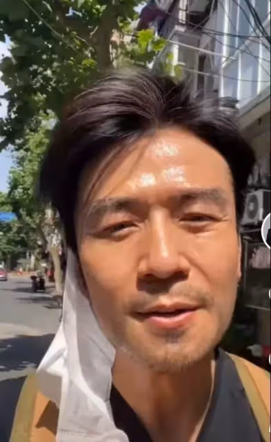 長相似謝霆鋒！52歲唐文龍罕露面「變化大」到認不出，「天命難為」不得不承認：自己已經不可能紅得起來了
