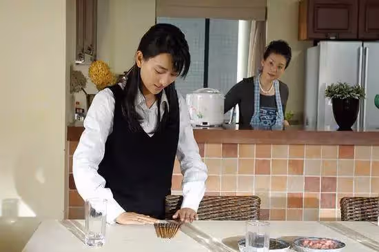 17年前,力挺兒媳,不認拋妻棄子的兒子,17年後兒媳:媽,我養你