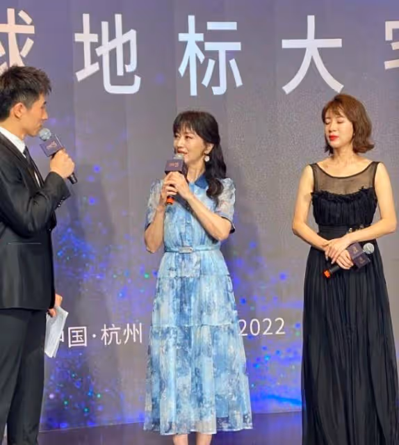趙雅芝難捨戀舊情結,68歲圓夢定居杭州,多次漫步西湖找回憶!
