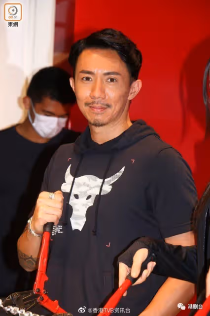 張繼聰陪兒子跑步!樂見老婆謝安琪操腹肌