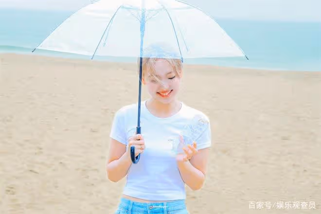 TWICE林娜璉出道預告照被指和BLACKPINK金珍妮的海報相似!