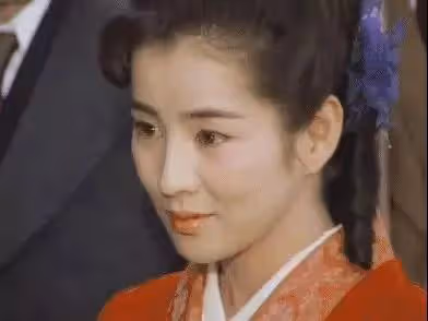 她是日本國寶級影后,被日本人民尊為女神,也被譽為「第一美人」