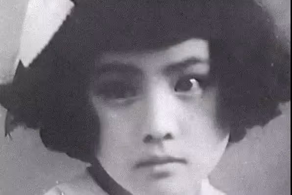 她是日本國寶級影后,被日本人民尊為女神,也被譽為「第一美人」
