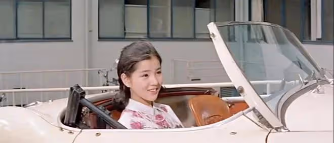 她是日本國寶級影后,被日本人民尊為女神,也被譽為「第一美人」