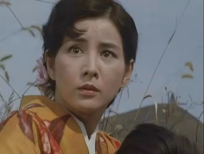 她是日本國寶級影后,被日本人民尊為女神,也被譽為「第一美人」