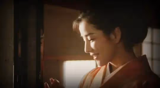 她是日本國寶級影后,被日本人民尊為女神,也被譽為「第一美人」