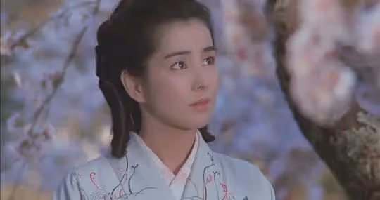 她是日本國寶級影后,被日本人民尊為女神,也被譽為「第一美人」
