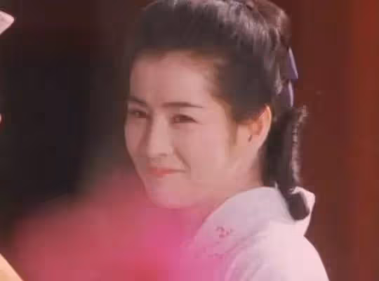 她是日本國寶級影后,被日本人民尊為女神,也被譽為「第一美人」