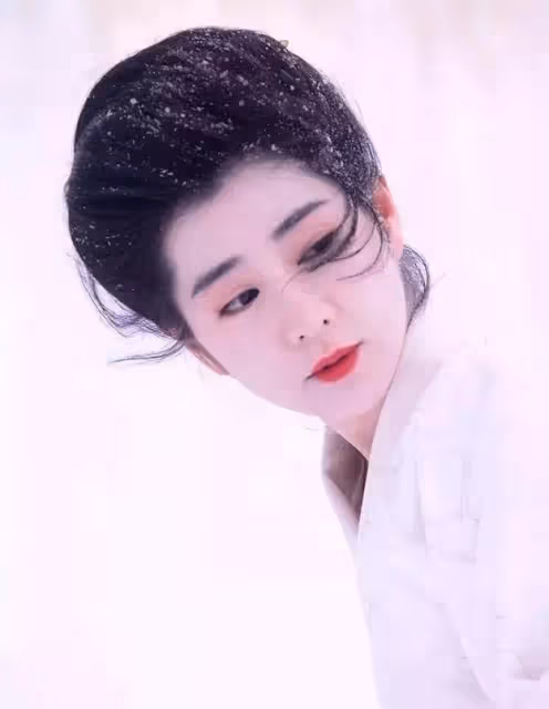 她是日本國寶級影后,被日本人民尊為女神,也被譽為「第一美人」