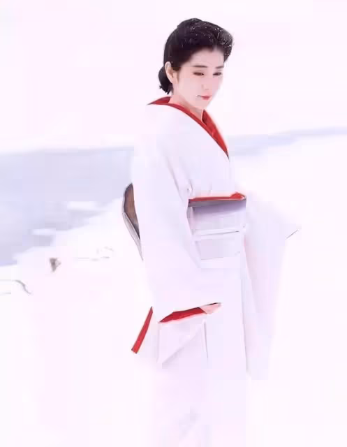 她是日本國寶級影后,被日本人民尊為女神,也被譽為「第一美人」