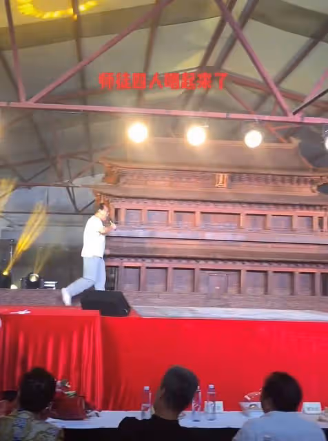 86版西遊記主演現身簡陋商演!又跑又唱精神佳,遲重瑞妻子罕露面