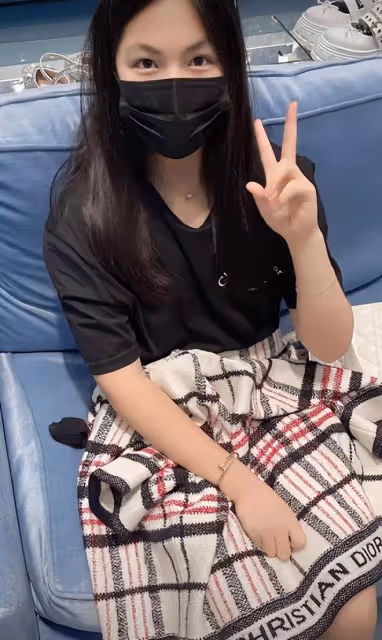 李湘凌晨去約會！戴100萬元項鍊化大紅唇，曬自拍美照變瘦心情佳