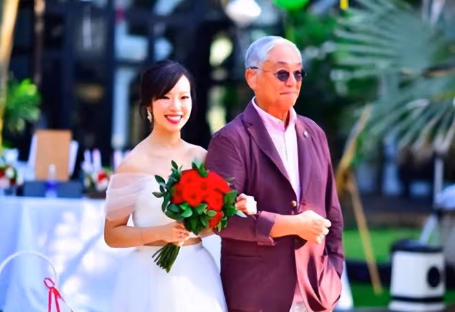 曾江妻子2度喪夫後罕露面!失眠胃口差身材消瘦,79歲滿頭白髮