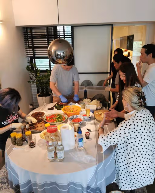 盧惠光前妻自製60瓶辣椒醬,意外曝光豪宅內景,改嫁醫生生活愜意