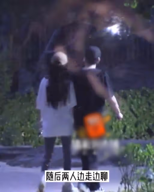 女星離婚2年疑戀愛!與男子親密牽手回家,還開豪車多次出入酒店