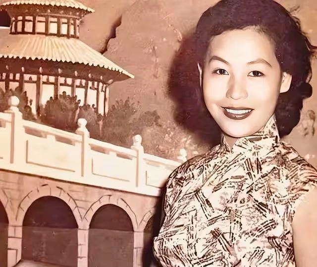 突發!又一香港名老戲骨宣布移民,整容失敗與丈夫恩愛近40年