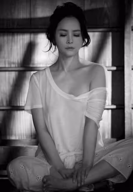 她少男殺手出身,22歲結婚息影后成單親媽媽,葉蘊儀性感寫真出爐