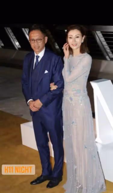 51歲李嘉欣換髮型顏值大飆升!穿小香風盡顯豪門闊太范,氣質開掛,網友:短髮超好看