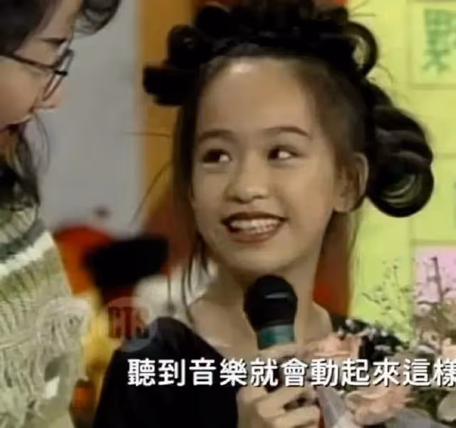 王心凌12歲登節目畫面曝光　網狂贊： 從小就好甜