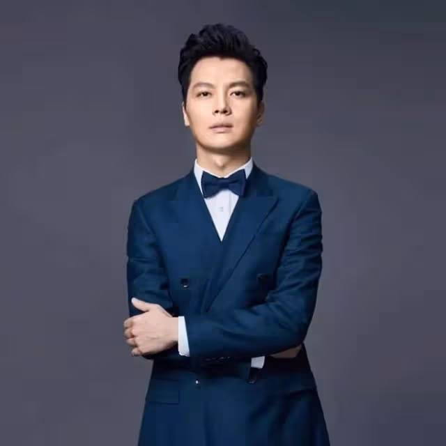 任魯豫錄製節目意外摔傷,背部著地傷情嚴重,仍堅持錄製態度敬業