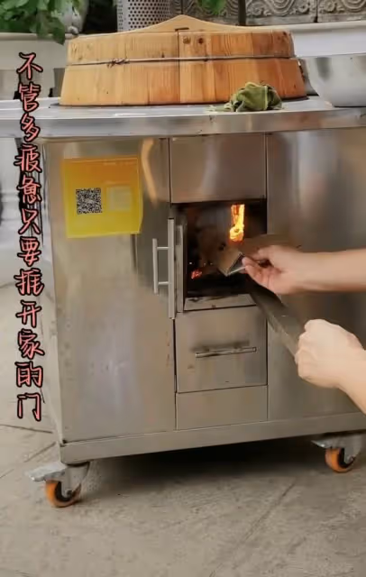 付笛生體驗農家生活,摘菜燒柴做大鍋飯,任靜戴玉鐲甜笑似少女