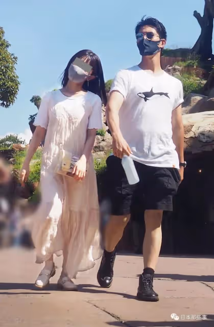 比起找了00後女友,更驚訝身材怎麼這樣了