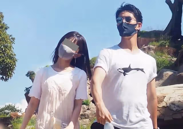 比起找了00後女友,更驚訝身材怎麼這樣了
