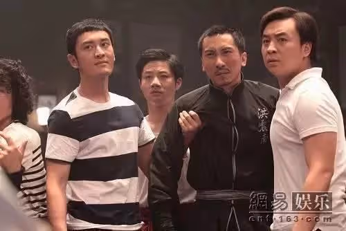 哇哦,連他居然也隱婚生娃了。