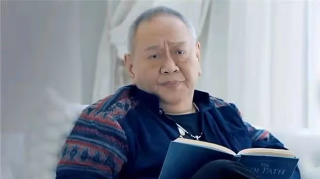 悲痛!香港老戲骨突然去世,享年71歲,最後露面臉色紅潤精神足