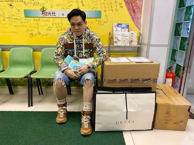 悲痛!香港老戲骨突然去世,享年71歲,最後露面臉色紅潤精神足