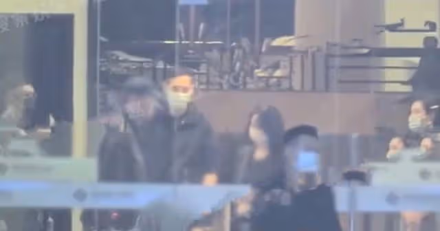 董潔接連跟不同男子約飯,笑容滿面擁抱告別,打扮低調身形消瘦