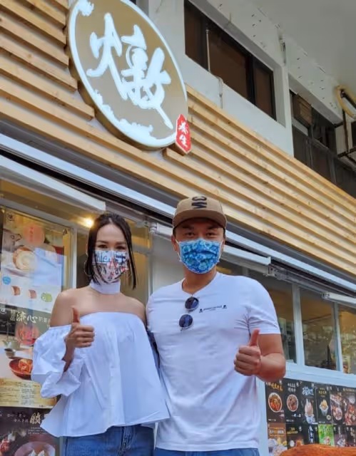 眾TVB戲骨內地小飯館聚餐!湯鎮業健壯麵色通紅,王俊棠攜妻露面