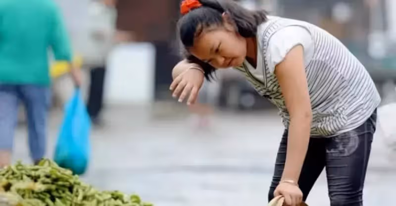 媽，你太偏心了！母親:不指望你養老，我有兒子！女兒:那就等著瞧