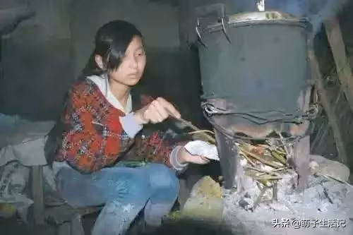 媽,你太偏心了!母親:不指望你養老,我有兒子!女兒:那就等著瞧