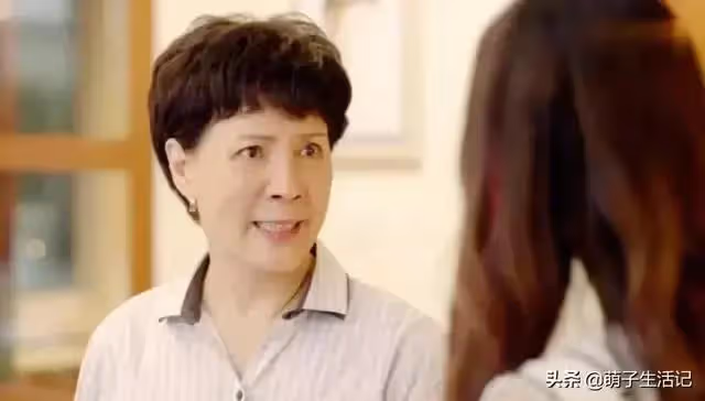 你要結婚了,家裡拆遷的三套房都給弟弟!女兒:行,你們不要後悔