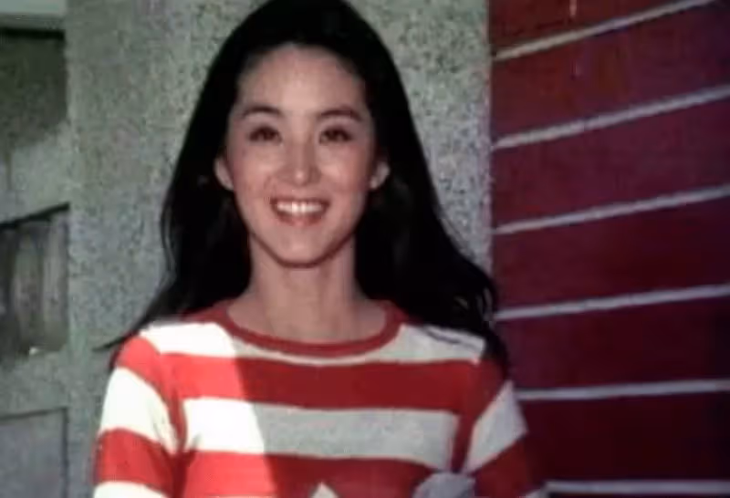 林青霞16歲女兒近照曝光！素顏出鏡眉目如畫，貌美膚白大長腿超吸睛，網友：簡直是第二個林青霞