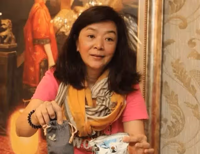劉德華追她無果,周潤發為她傷情,今出家20年不再結婚