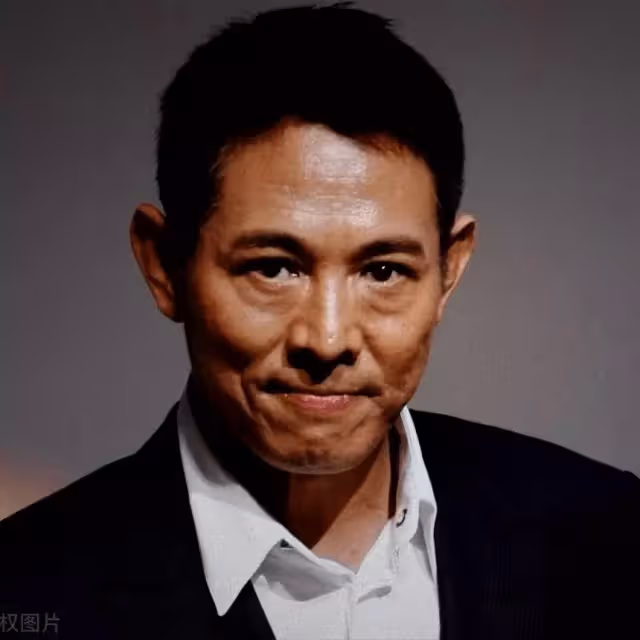 25年後,李連杰和前妻又在一起了,黃秋燕的站位令人心酸