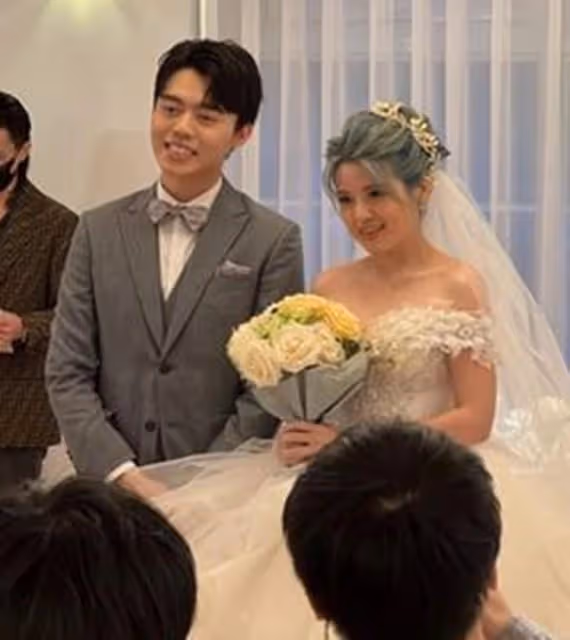 30歲網紅出嫁激動落淚！情路坎坷曾為狄鶯兒子懷孕，但老公不介意