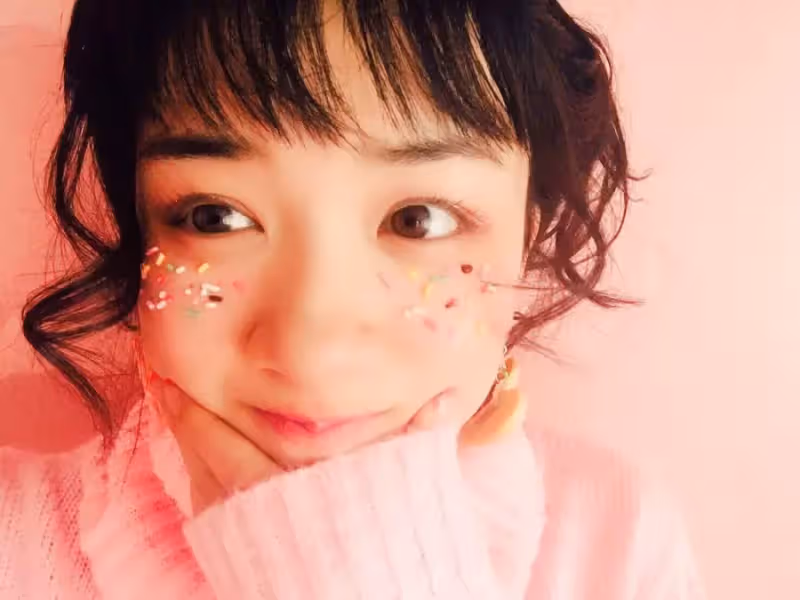 美到一哭成名!日本清新美女「17歲仙女式哭泣」紅遍全國 4年後近照「甜美系空靈笑容」迷倒百萬人❤️
