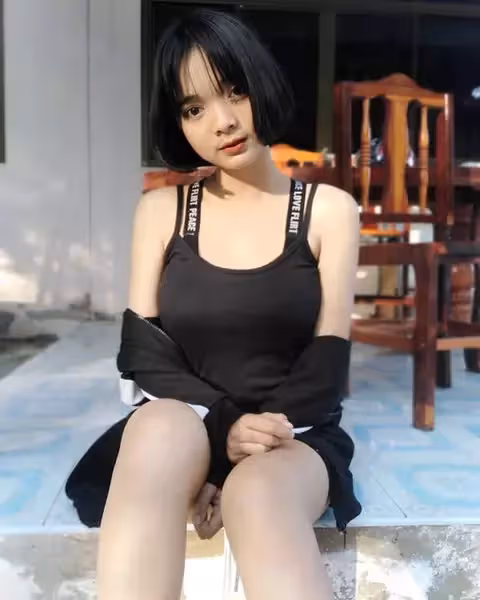 根本真人艾莉塔!18歲女學生「神撞臉戰鬥天使」 本尊被神出「身材也超不科學」網讚:比合成人還美❤