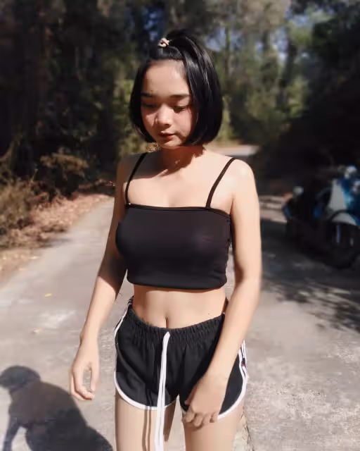 根本真人艾莉塔!18歲女學生「神撞臉戰鬥天使」 本尊被神出「身材也超不科學」網讚:比合成人還美❤