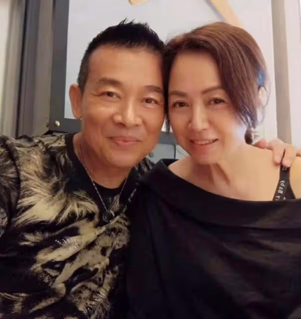 恩愛!知名港星與妻慶祝結婚19周年,曾不介意男方離婚拖足7年