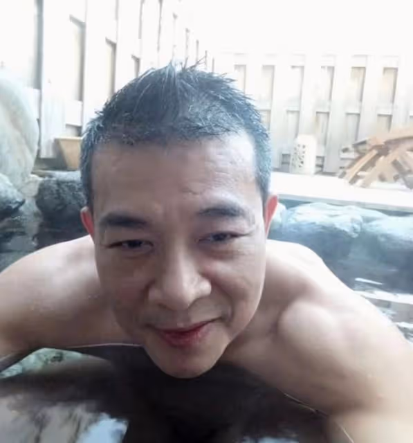 恩愛!知名港星與妻慶祝結婚19周年,曾不介意男方離婚拖足7年