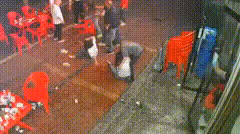 唐山燒烤店老闆娘回應自己無處伸冤還被威脅,目擊者的話另有隱情