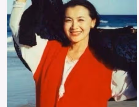 她因患重病去世,留下了一個2歲的兒子,如今成陳道明終生的痛