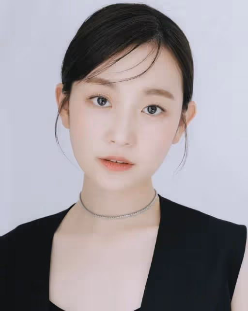 金瑟琪最新簡歷照！「鬼靈精怪」變身氣質淑女