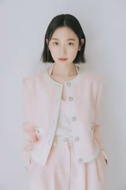 金瑟琪最新簡歷照！「鬼靈精怪」變身氣質淑女