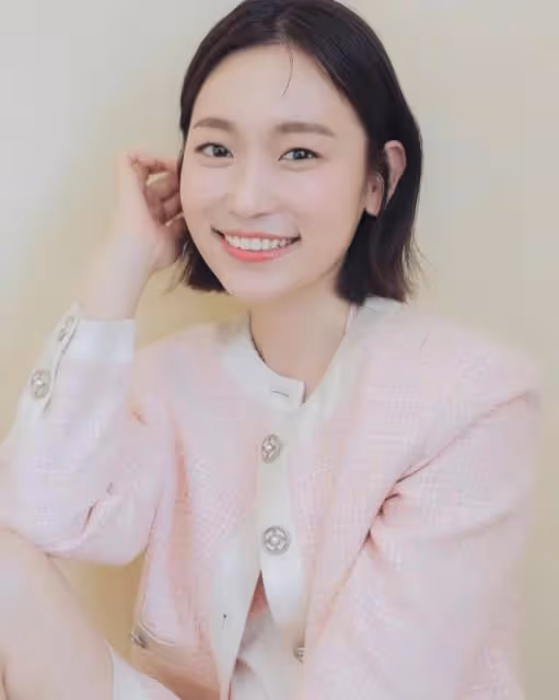 金瑟琪最新簡歷照！「鬼靈精怪」變身氣質淑女
